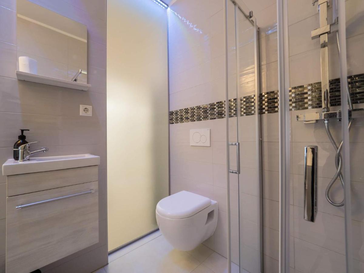 Executive Single With En-suite In Centre Gasthof